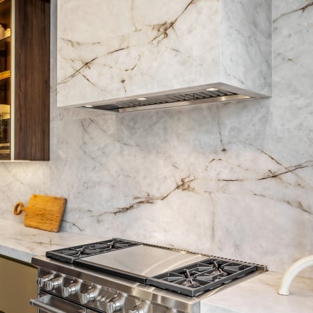 Neolith Backsplash and Custom Hood