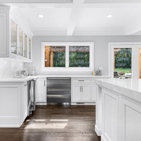 Double Refrigerated Drawers and Extra Wide Windows