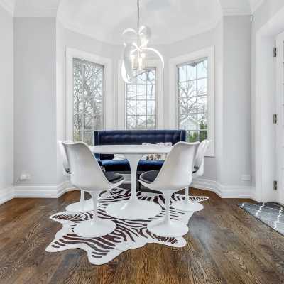 Kitchen Seating Area