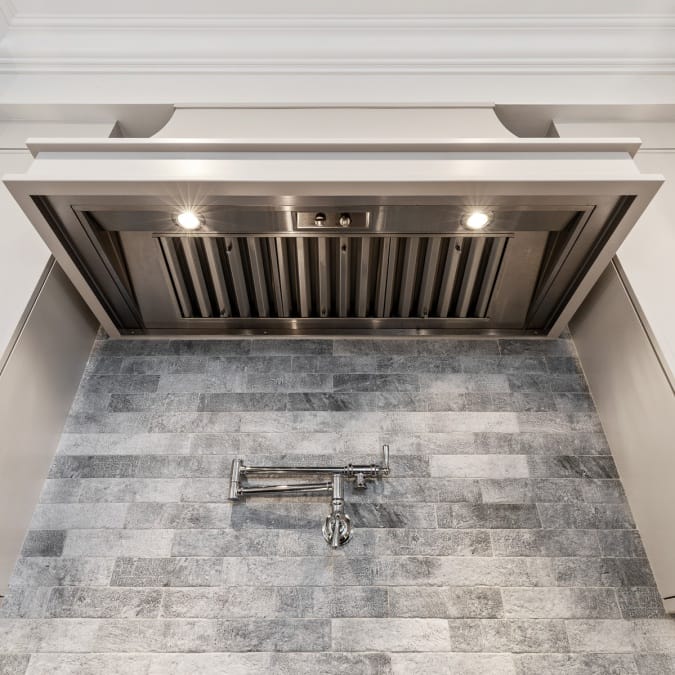 Professional Hood with Pot Filler