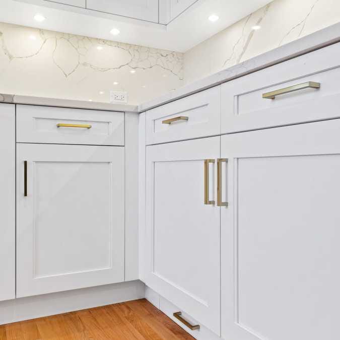 Toe Kick with Pull Out Step Stool